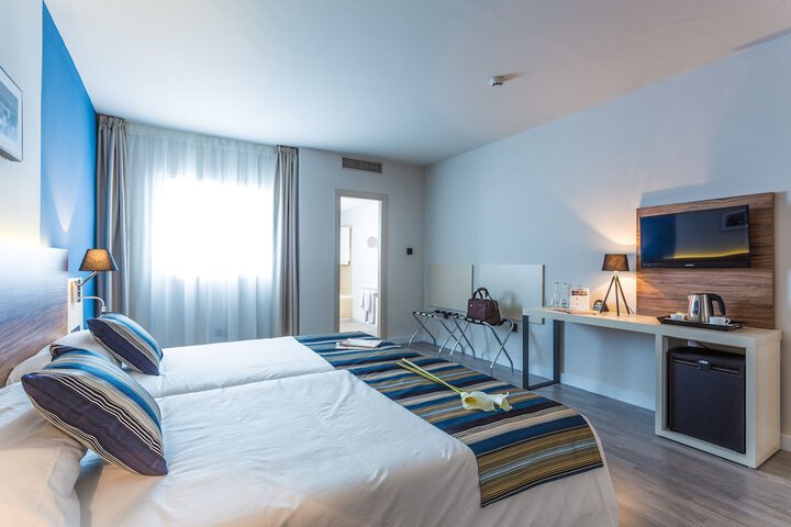 Room 10 of 46