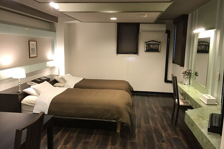 Room 29 of 52