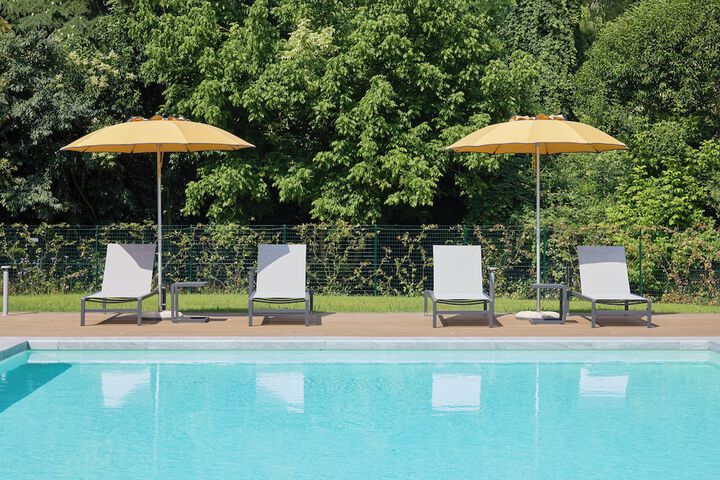 Hotel with Pool