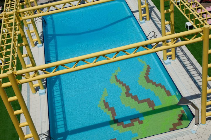 Pool 32 of 44