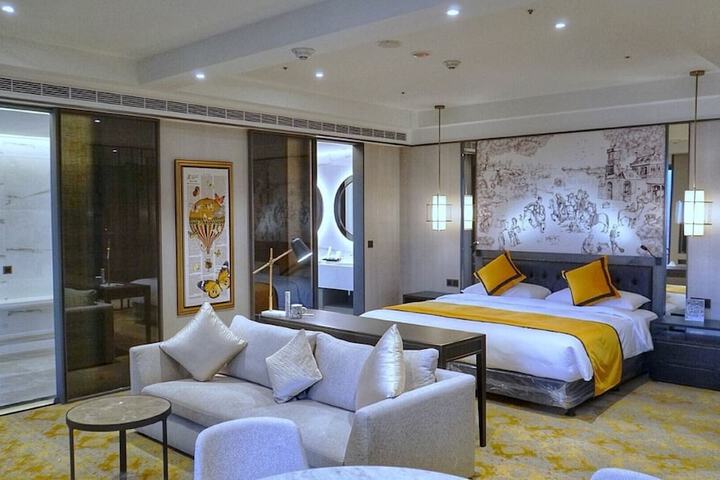 Room 18 of 75