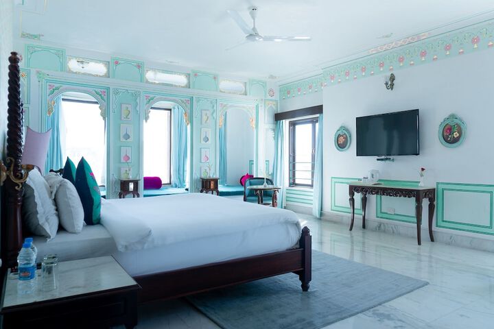 Room 20 of 53