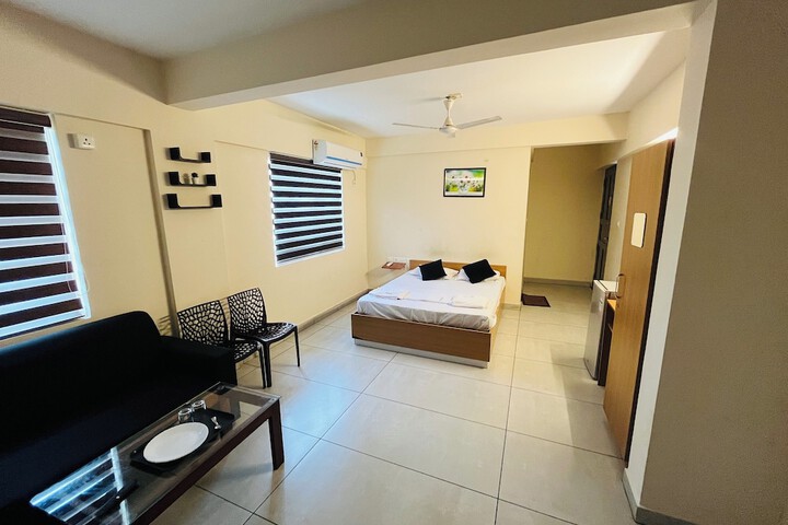 Room 12 of 17