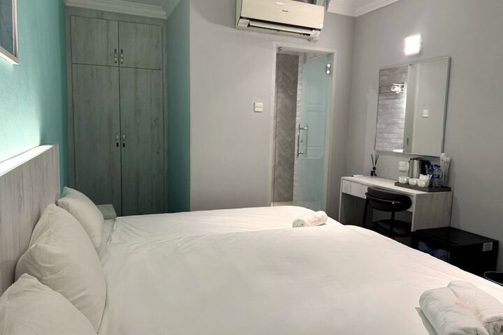 Room 42 of 61
