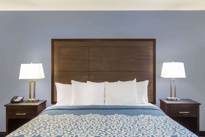 Room 8 of 20