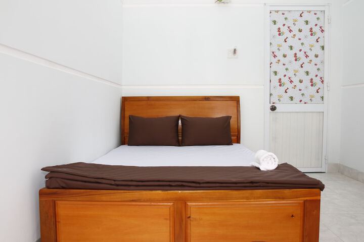 Room 6 of 23