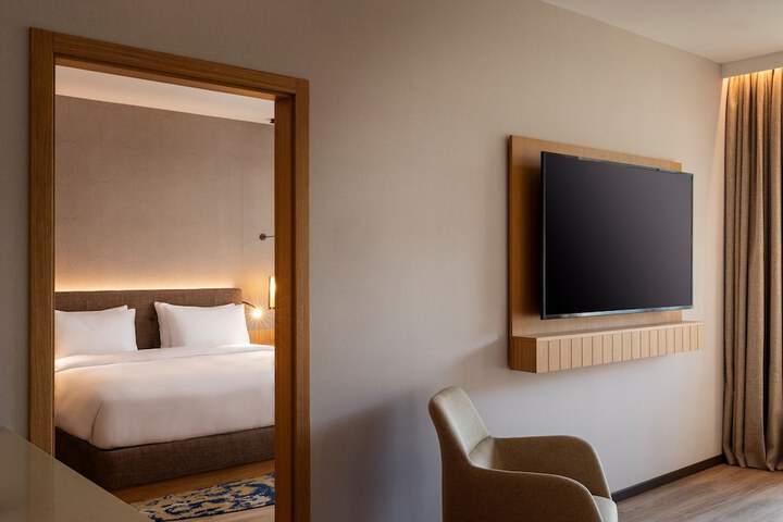 Room 25 of 103