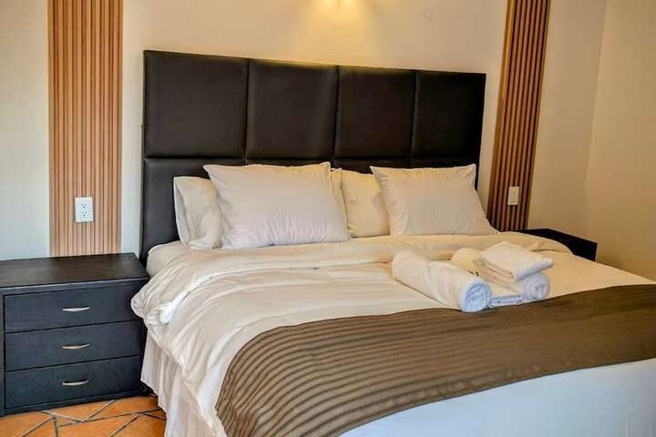 Room 10 of 65