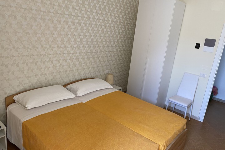 Room 37 of 99