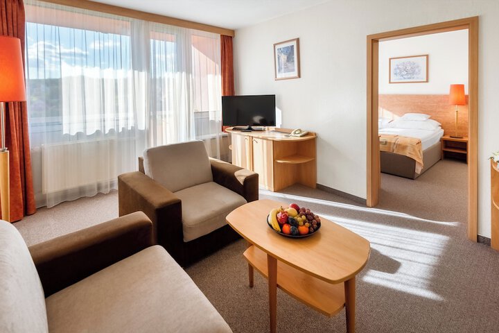 Room 25 of 63