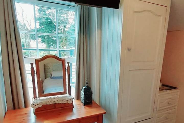 Room 12 of 125