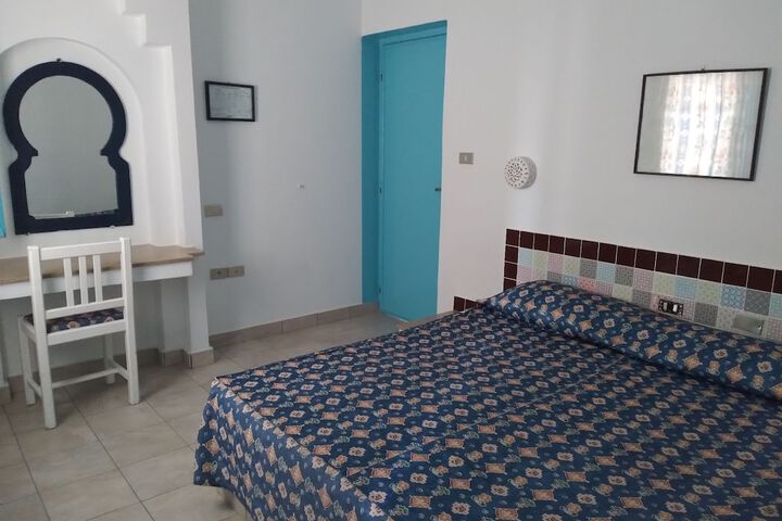 Room 9 of 26