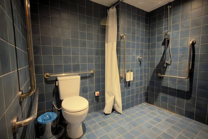 Room 26 of 48