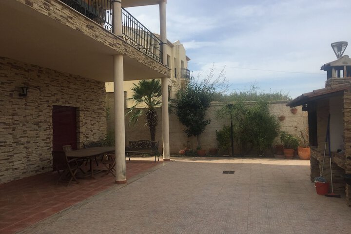 Hotel Exterior 122 of 165
