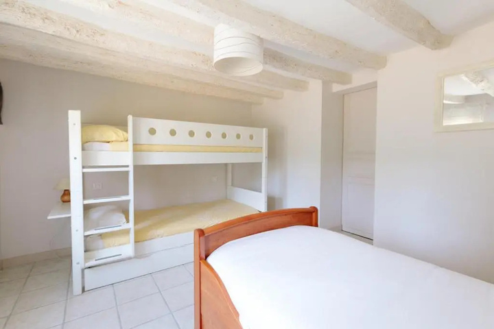Room 4 of 13