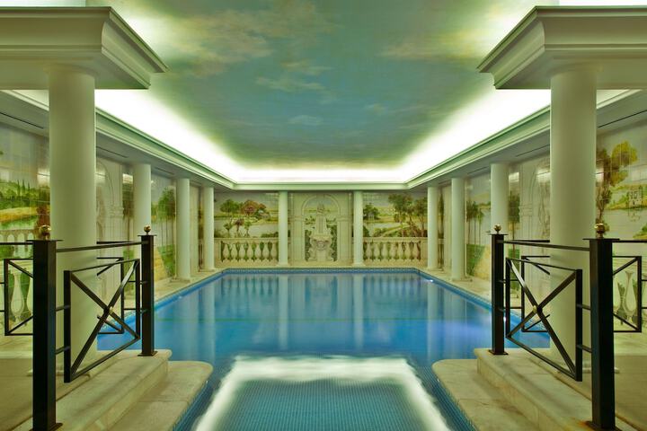 Pool Hotel