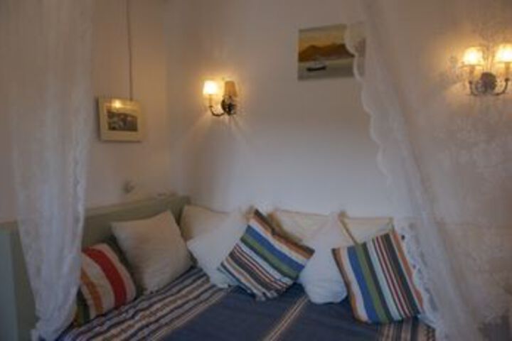 Room 3 of 32