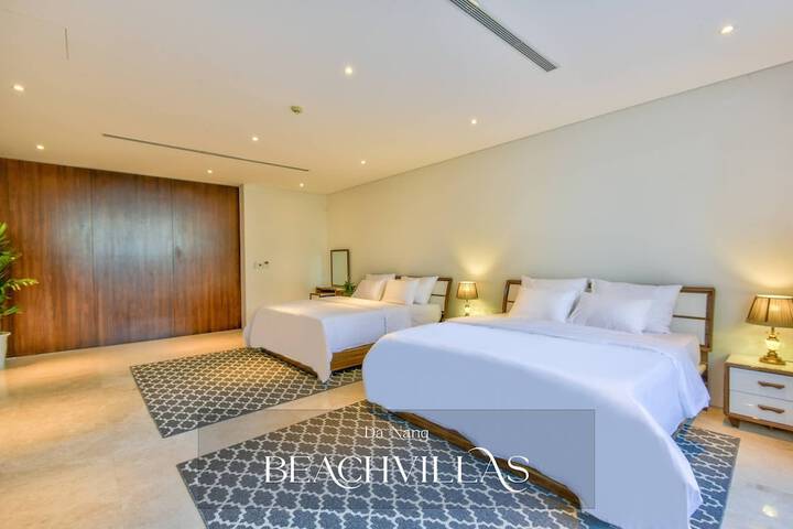 Room 4 of 15