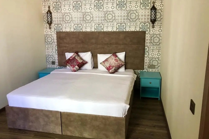 Room 2 of 35