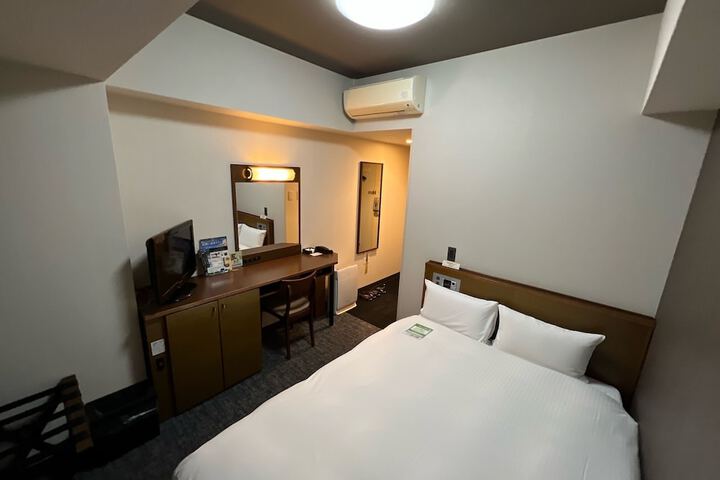 Room 6 of 35