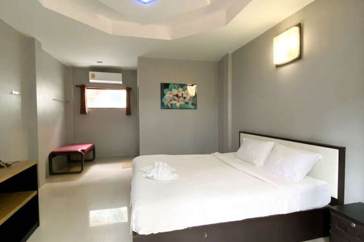 Room 11 of 133