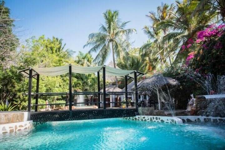 Pool Hotel