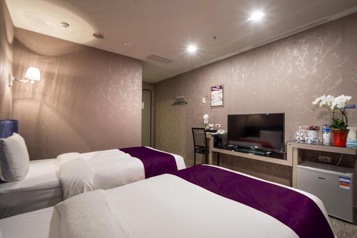 Room 32 of 41