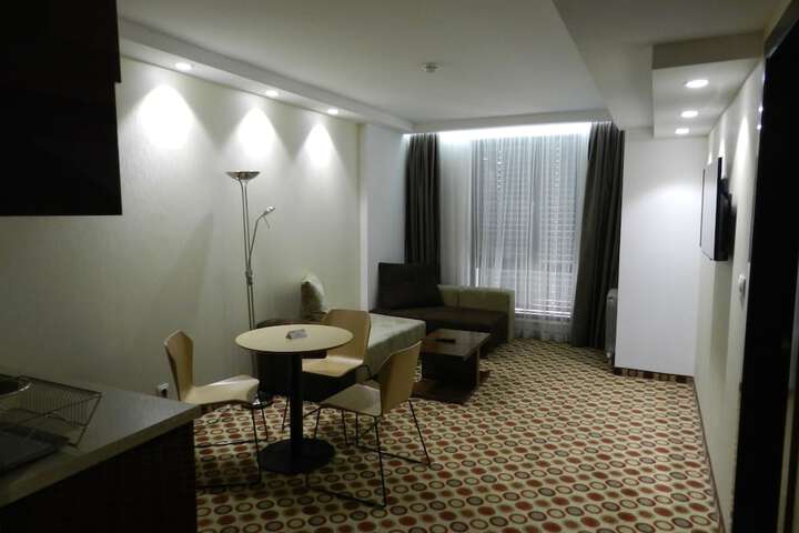 Room 13 of 64
