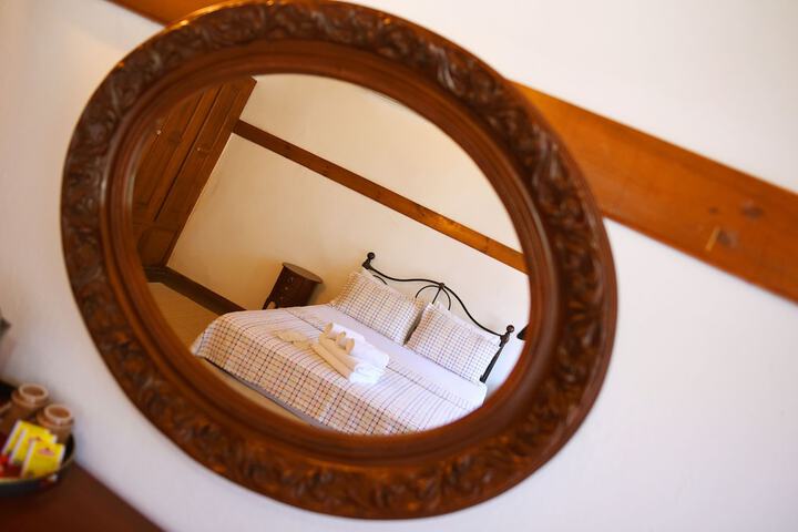 Room 11 of 23