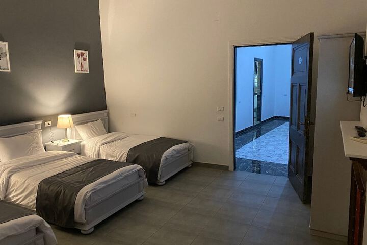 Room 41 of 63