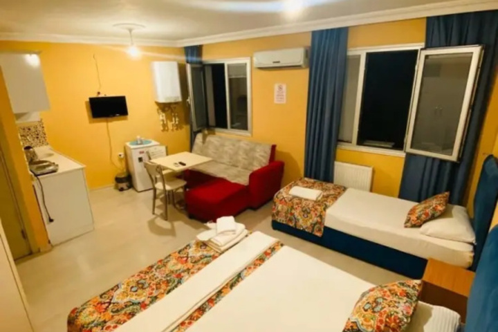 Room 3 of 9