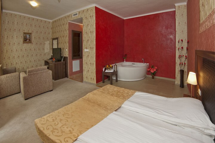 Room 4 of 46