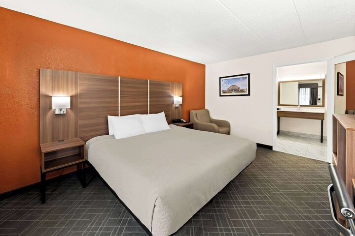 Standard | King Bed (15 of 26)