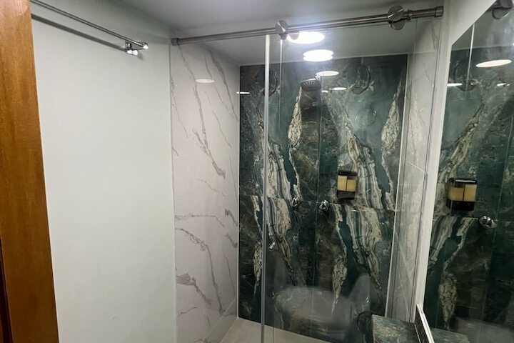 Room 21 of 27