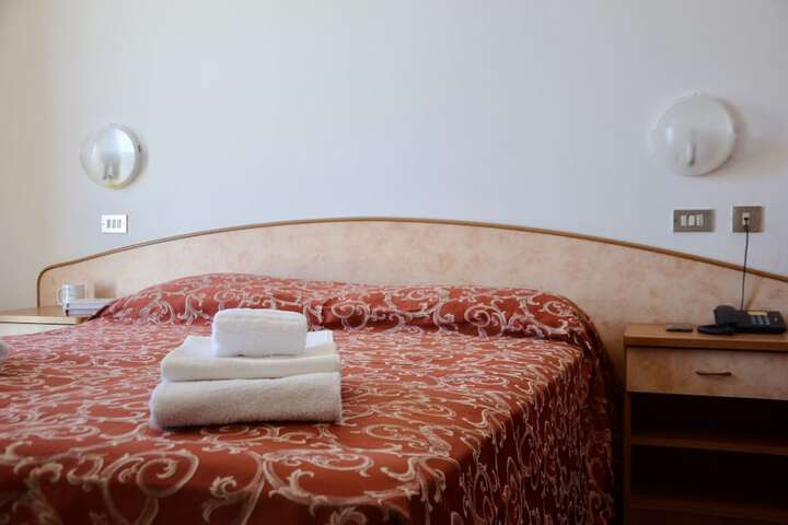 Room 20 of 38