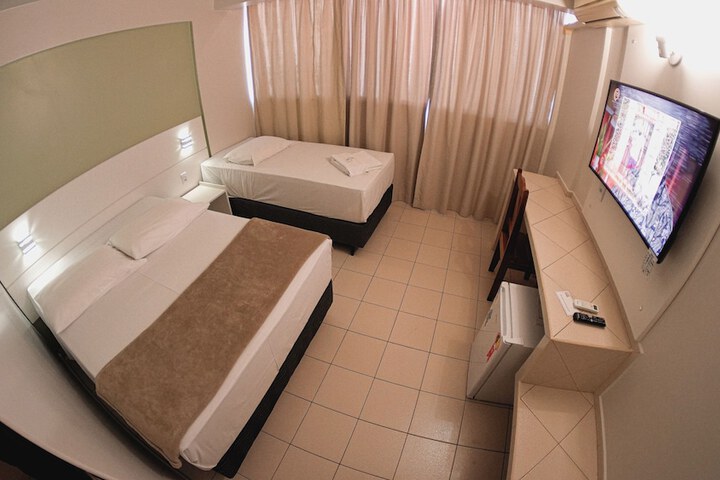 Room 20 of 33