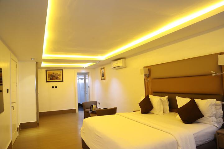 Room 16 of 27
