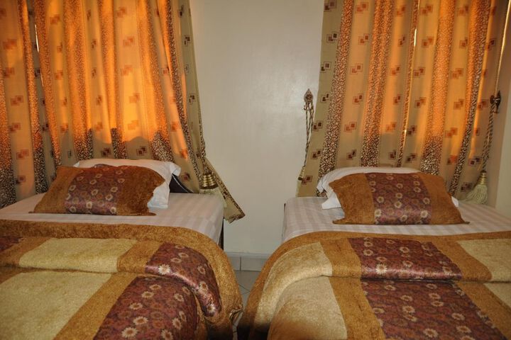 Room 27 of 49