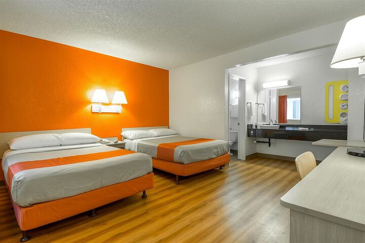 Room 3 of 26