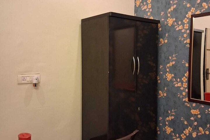 Room 11 of 35