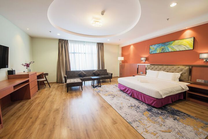 Room 7 of 44