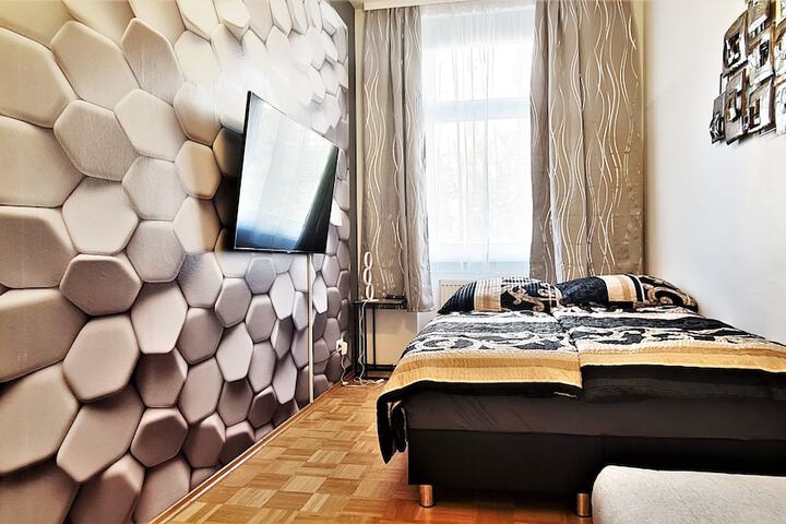 Room 12 of 35