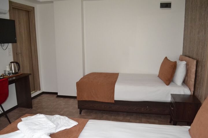 Room 53 of 88