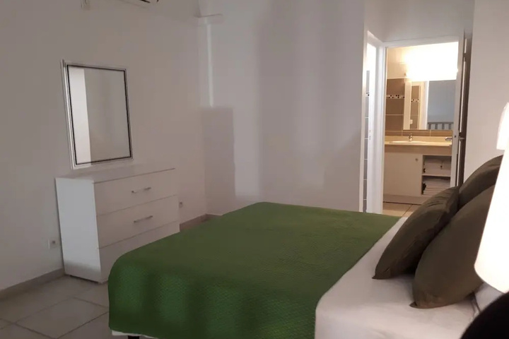 Room 4 of 23