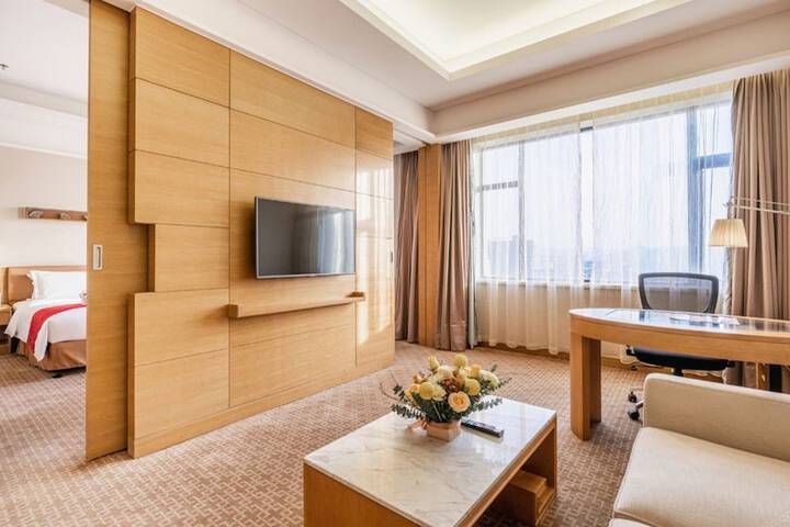 Room 14 of 79