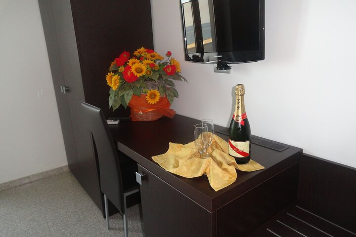 Room 15 of 60