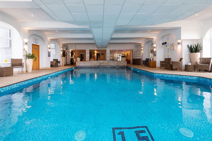 Pool 56 of 196