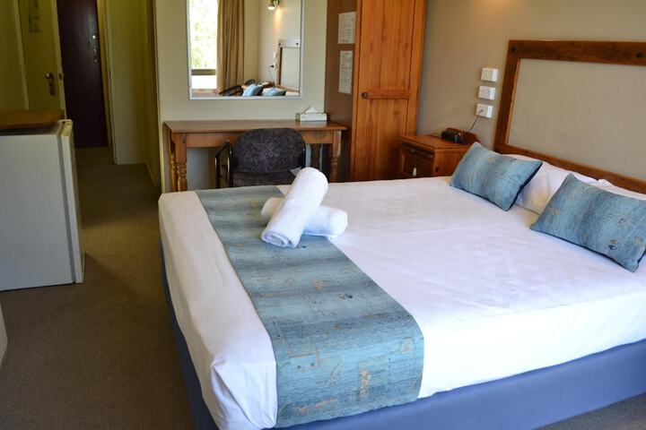 Room 7 of 27