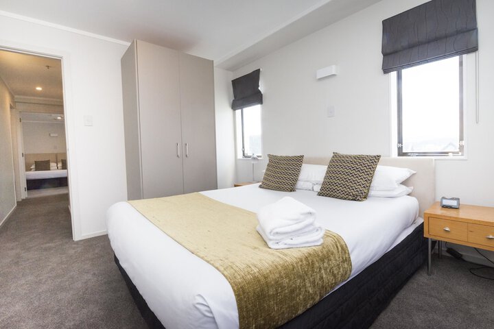 Room 4 of 25