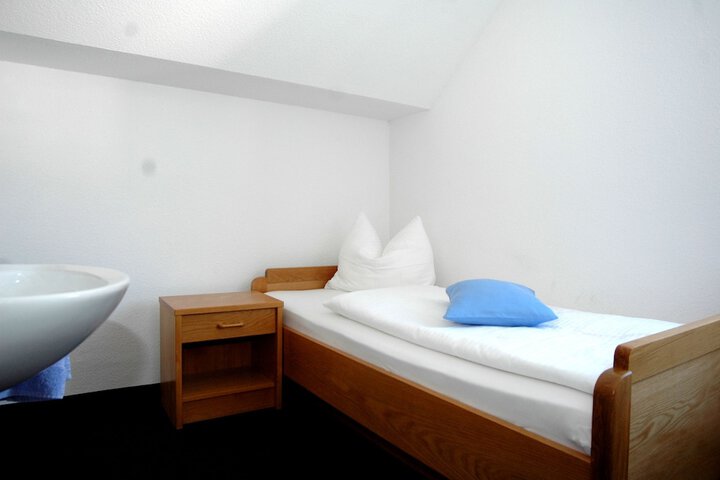 Room 7 of 17